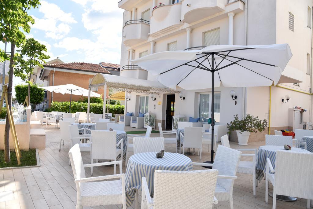 Hotel Marina Riccione Exterior foto
